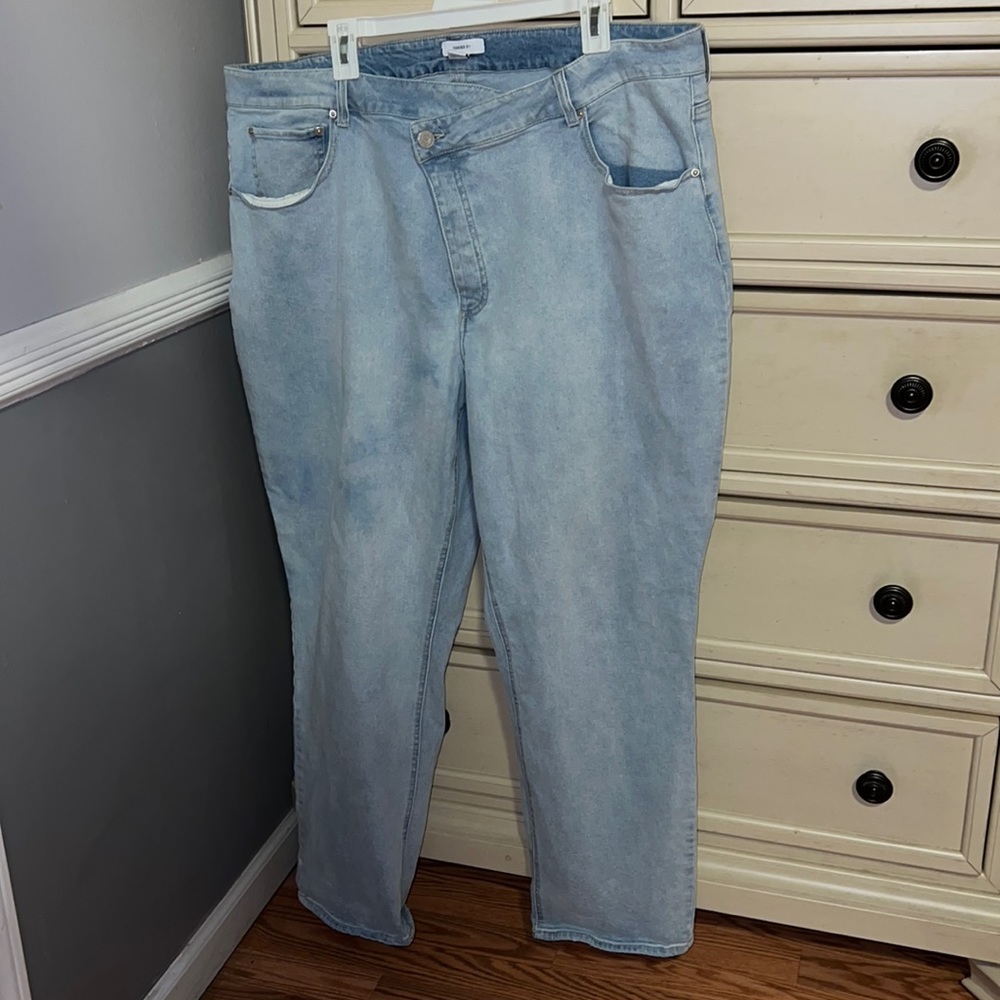 Criss cross jeans